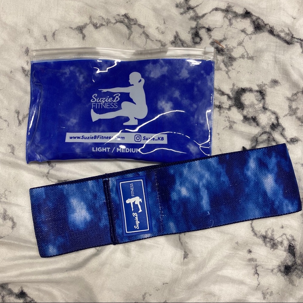 Suzie B Navy Tye Dye Glute Band - Light/Medium